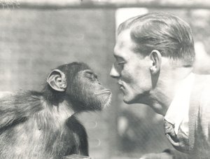 Booboo schimpansen och John Shelly på ZSL London Zoo, september 1927 av Frederick William Bond