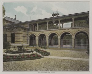 Innergården till Lycee Moliere, Paris (färgfoto) av French Photographer