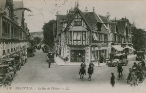 Deauville, Rue de lEcluse. Vykort skickat 1913. av French Photographer