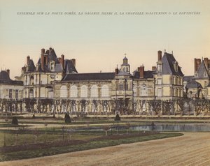 Fontainebleau: Ensemble på Porte Doree, Galerie Henri II, Chapelle St-Saturnin  Le Baptistere (färgfoto) av French Photographer