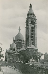 Basilikan Sacre-Coeur, Campanile, Basilica of Sacre-Coeur och Campanile (fotogravyr) av French Photographer
