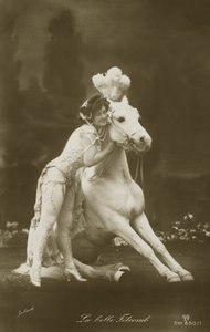 La Belle Titcomb (svartvitt foto) av French Photographer