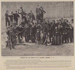 Pariskommunen, grupp på skräpet av Vendome-kolonnen av French Photographer