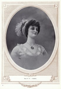 Mannekäng skapad av Pierre Imans (svartvitt foto) av French Photographer