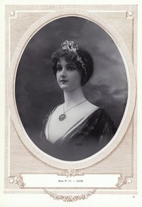 Mannekäng skapad av Pierre Imans (svartvitt foto) av French Photographer