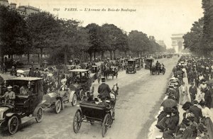 Paris, Avenue Du Bois De Boulogne av French Photographer