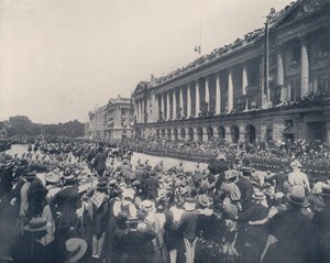 Paris: Militärguvernörens stab i begravningsprocessen (s/v foto) av French Photographer