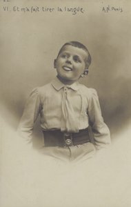 Porträtt av en liten pojke (s/v foto) av French Photographer