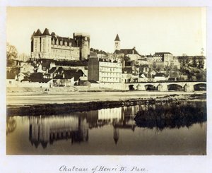 Vykort som visar det kungliga slottet i Pau där kung Henri IV av Frankrike och Navarra föddes den 13 december 1553, ca. 1900 av French Photographer