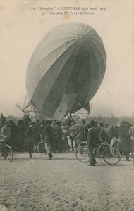 Vykort av en Zeppelin i Luneville, skickat 1913 av French Photographer