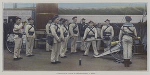 Sjömän som genomför en övning med en landningspistol ombord på ett fartyg (färgfoto) av French Photographer