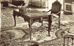 Bord i Spegelsalen vid slottet i Versailles där Versaillesfördraget undertecknades (s/v foto) av French Photographer
