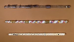 3 flöjter (elfenben, porslin och kristall)