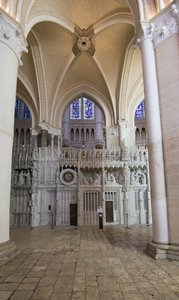 Astronomisk klocka av katedralen i chartres som ligger i kören av French School
