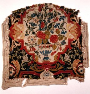 Stolsrygg föreställande en vas med blommor (broderi) av French School