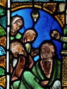 Skildrar en scen från St Nicholas Life, ex Troyes Cathedral: helgonet lämnar pengar till en man och hindrar på så sätt hans döttrar från att gå in i prostitution av French School