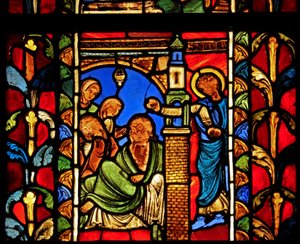 Skildrar en scen från St Nicholas Life, ex Troyes Cathedral: helgonet lämnar pengar till en man och hindrar på så sätt hans döttrar från att gå in i prostitution av French School