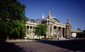 Fasaden på Grand Palais, byggd av Henri Deglane (1855-1931), Albert Louvet (1860-1936) och Albert Thomas (1847-1907), 1897-1900 av French School