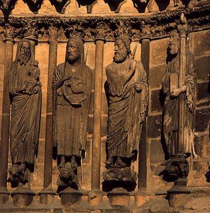 Fyra figurer från katedralens fasad, ca 1230-40 (kalksten) av French School