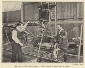 MM Santos-Dumont och Buchet besöker motorn, i hangaren (gravyr) av French School