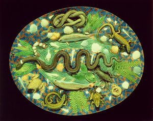 Oval skål med fisk och reptiler, reproduktion av Bernard Palissy ware (lergods) av French School