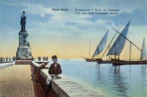 Port Said vykort. Monument tillägnat Fernand de Lesseps med utsikt över hamnen och havet. Omkring 1900 (vykort) av French School