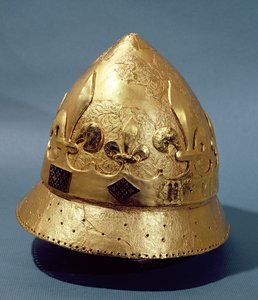 Rekonstruktion av den förgyllda hjälmen av Karl VI (1368-1422) som hittades i Louvrens utgrävningar 1986 (metall)