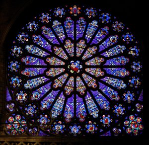 Rosenfönster med 1800-talsglas efter medeltida design av French School