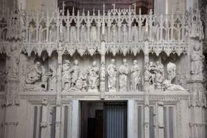 Scener av kören i katedralen i Chartres av French School