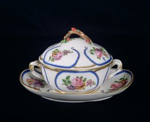 Sevres skål och tallrik, 1764 (porslin)