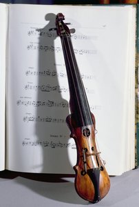 Stråkinstrument av en dansmästare, 1800-talet (trä)