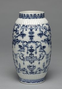 Vas, Saint Cloud Porslinsfabrik, c.1695-1700 av French School