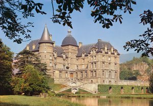Utsikt över Chateau de Vizille, byggt för konstapeln i Lesdiguieres 1611-19 av French School
