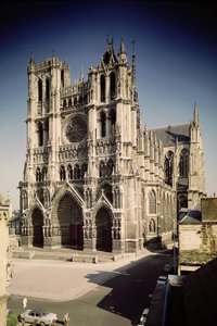 Vy över västra fasaden, c.1220-70 av French School