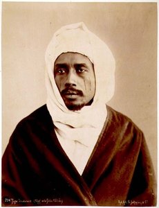 Porträtt av en sudanesisk hövding för Galieh-stammen (sepiafoto)
