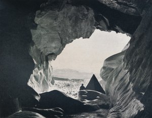 Läger i grottan under Penelope Point, 1912, 1913