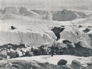Sprucken is vid ingången till Priestley Glacier, c1911, 1913 av G. Murray Levick