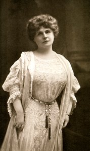 Marie Corelli, brittisk författare, 1909. av Gabell