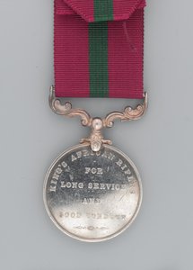 Medalj för lång tjänst och gott uppförande, regementssergeant Major Hassan Jabir, The King