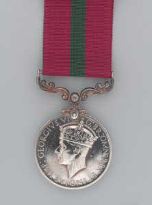 Medalj för lång tjänst och gott uppförande, regementssergeant Major Hassan Jabir, The King