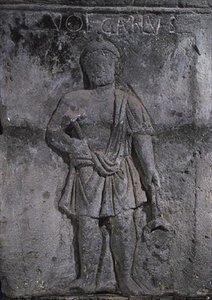 Nautes-pelarens huvudstad föreställande Vulcan med en hammare av Gallo Roman