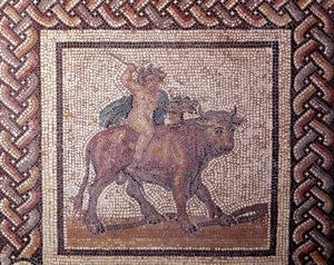 Gallo Roman Art: mosaikbeläggning som representerar en rustik kalender. Allegori om vårens rider på en tjur. Slutet 2:a, början av 300-talet efter JC. Från Saint-Romain-en-Gal (Rhone). Saint Germain en Laye, Nationalmuseet för arkeologi av Gallo Roman