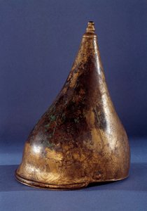 Gallisk konst: behornad hjälm (andra järnåldern 250 f.Kr. Tene-eran). Saint Germain En Laye, Antikvitets museum.