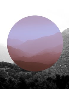 Serene Mountain Circle av Gemma Bardot