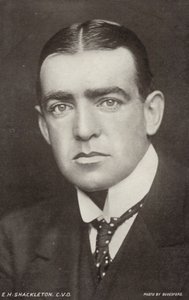 Ernest Shackleton (1874-1922), brittisk antarktisk upptäcktsresande (svartvitt foto)