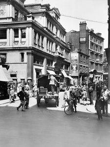 Leadenhall Street i västerläge, City of London, före 1933 av George Davison Reid