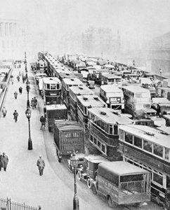 Trafikstockning på Blackfriars Bridge, London, c1935 av George Davison Reid