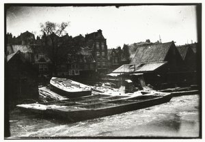 Vy över ett varv på Prinseneiland i Amsterdam av George Hendrik Breitner