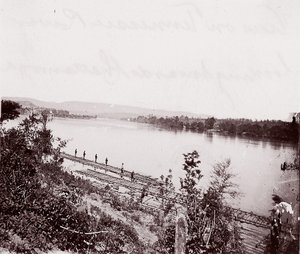 Utsikt över Tennessee River med utsikt mot Chattanooga, ca. 1864. av George N. Barnard