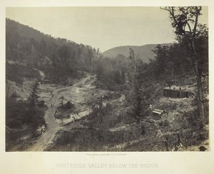 Whiteside Valley nedanför bron, 1864. av George N. Barnard